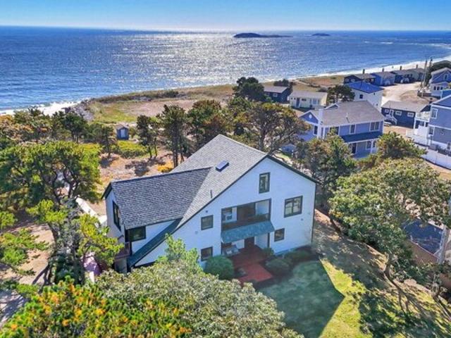 House for sale in Phippsburg, Maine