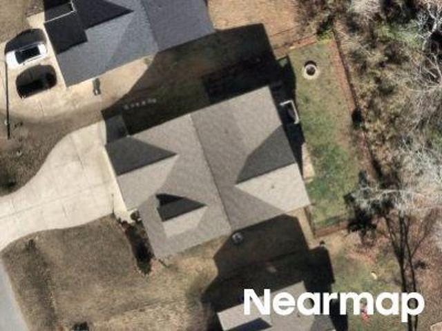 House for sale in Clayton
