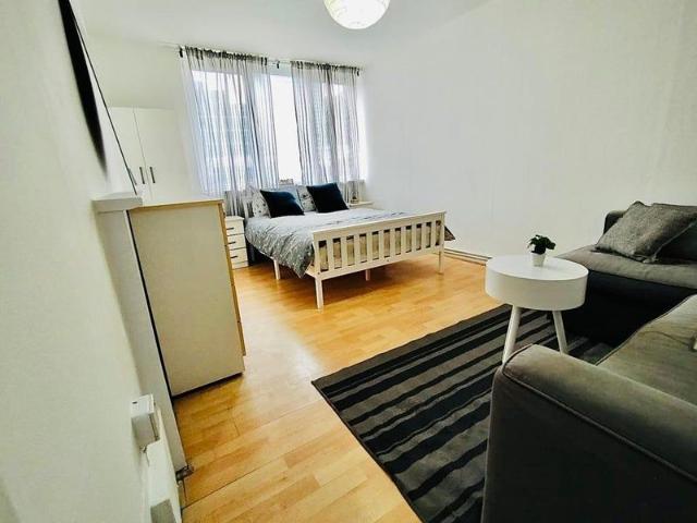 House for rent in Poplar Grove, Greater London