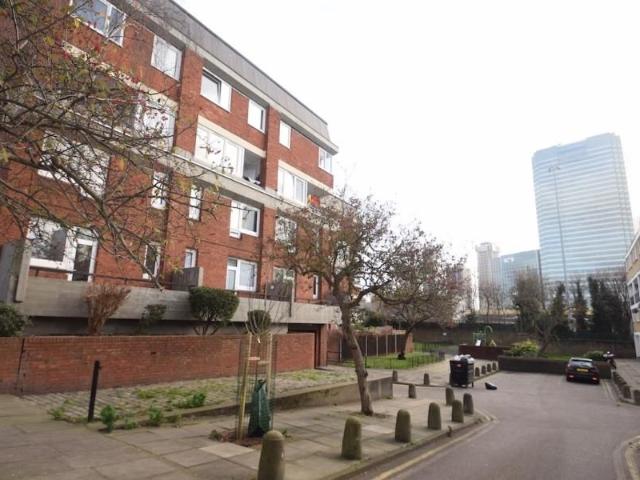 House for rent in Poplar Grove, Greater London