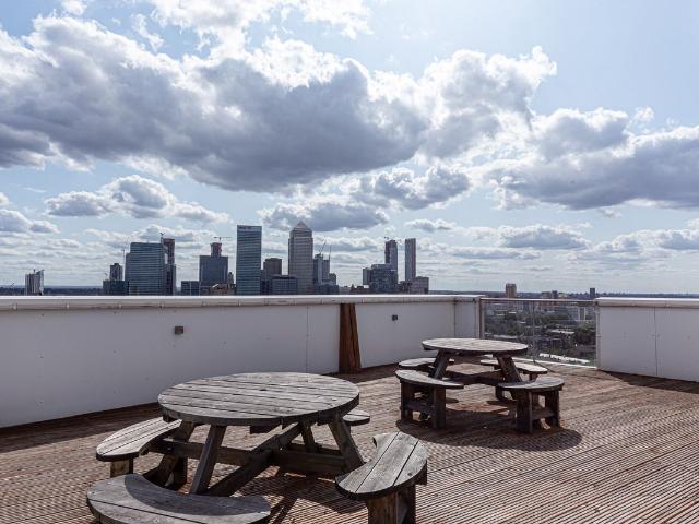 Room for rent in Poplar Grove, Greater London