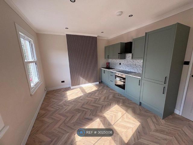 Apartment for rent in Loughborough Junction, Greater London