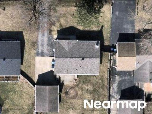 House for sale in Mchenry, Illinois