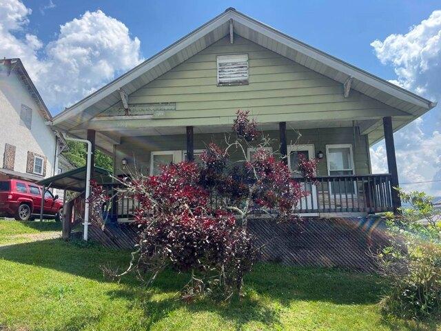 House for sale in Rainelle