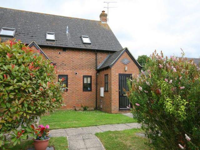 Apartment for rent in Stone with Bishopstone and Hartwell, Stone