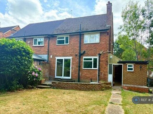House for rent in Woodside, North Watford