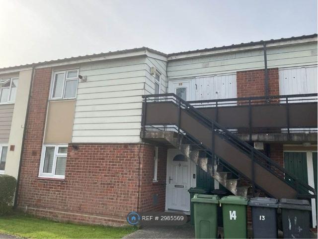 Apartment for rent in Lychpit, Priest Down