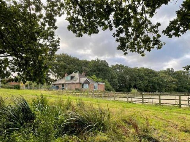 House for sale in Heathlands, East Sussex