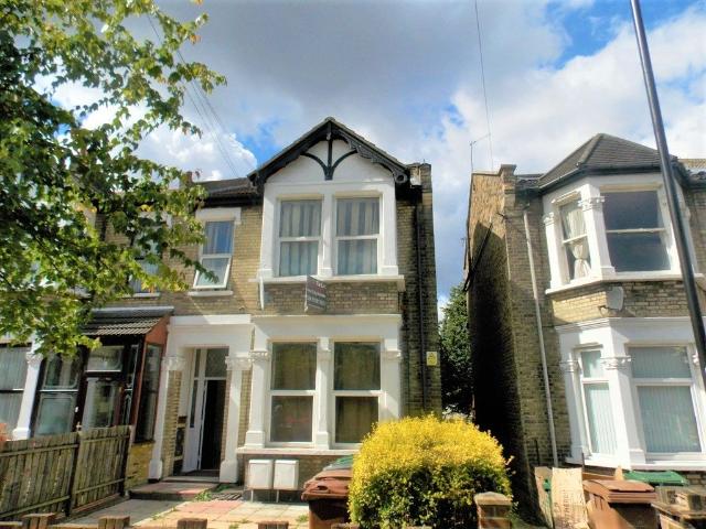 Studio for rent in Leytonstone, Greater London