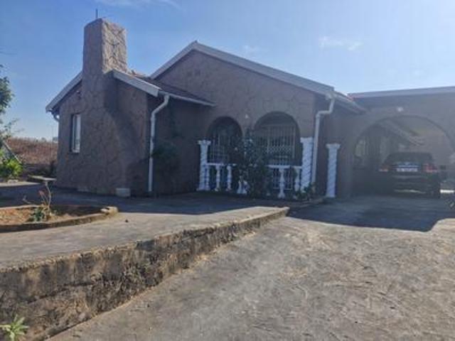House for rent in Chatsworth