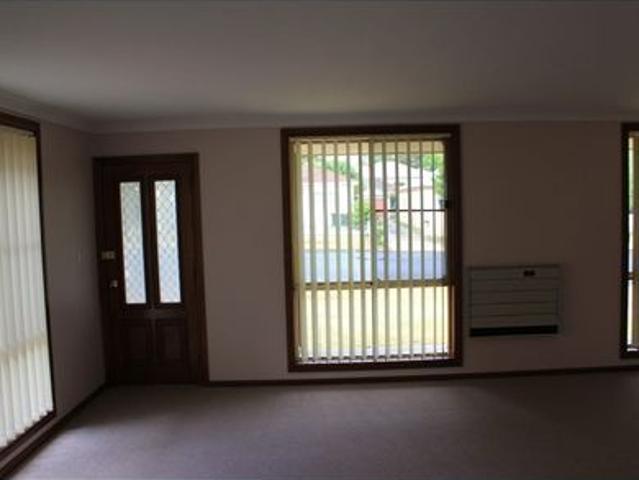 Townhouse for rent in Bathurst, New South Wales