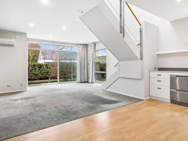 Apartment for rent in Merivale, Canterbury