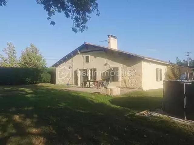 Maison vente à Porchères, Le Champ de l'Église
