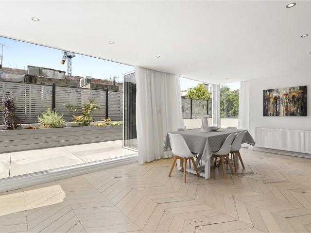 Apartment for rent in Bayswater, Greater London