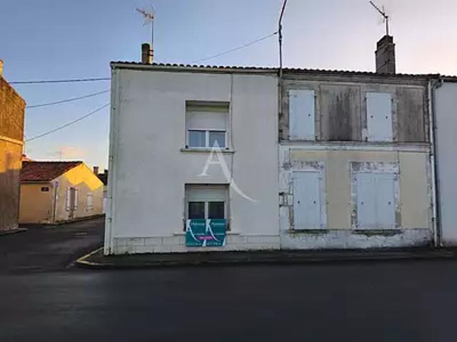 Maison vente à Rochefort, Port-des-barques