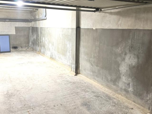 Garage vente à Arrondissement de Draguignan, Fréjus