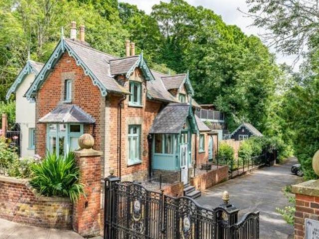 House for sale in Hertford, Colliers End
