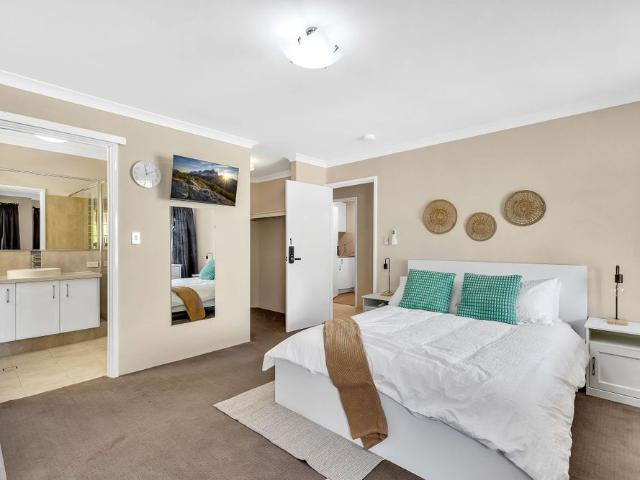 Room for rent in Port Kennedy, Western Australia