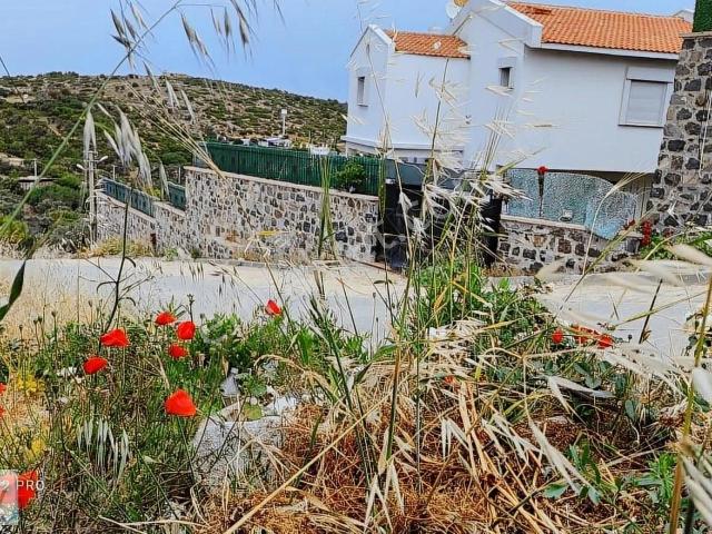 Çeşme, Sakarya Mahallesi içerisinde satılık Villa