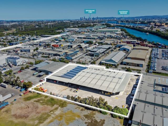 Warehouse for rent in Toombul, Queensland