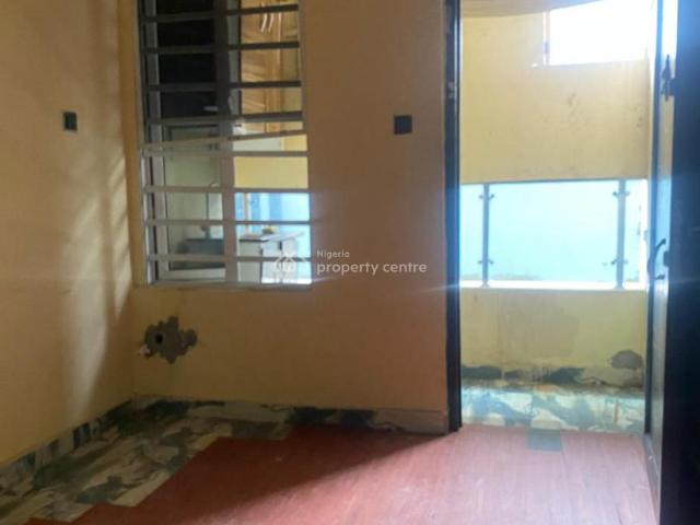 Flat for rent in Eti Osa, Lagos