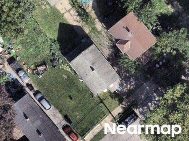 House for sale in North Broadway, Cleveland