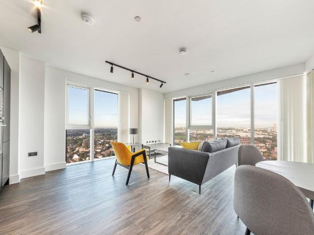 Apartment for rent in London Borough of Ealing, Park Royal