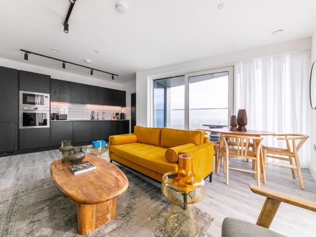 Apartment for rent in London Borough of Ealing, Park Royal