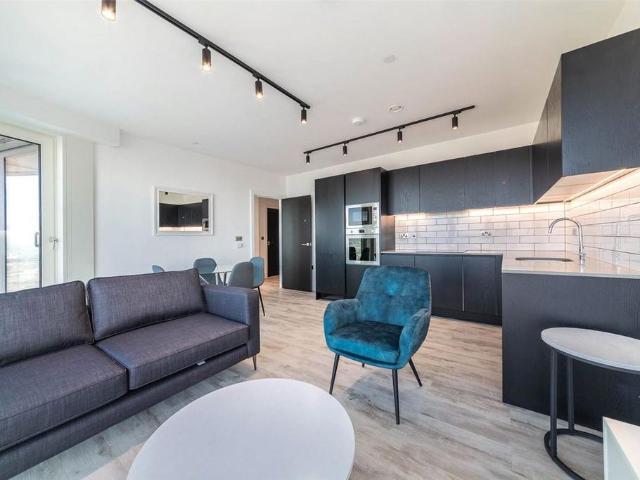 Apartment for rent in London Borough of Ealing, Park Royal
