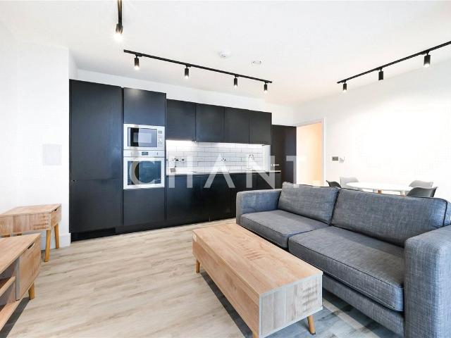 Apartment for rent in London Borough of Ealing, Park Royal
