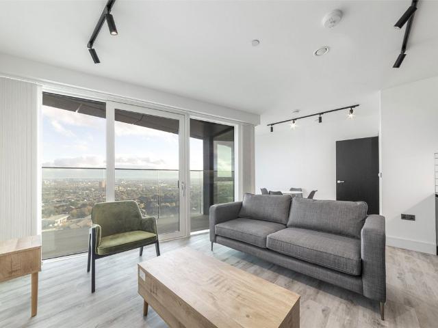 Apartment for rent in London Borough of Ealing, Park Royal