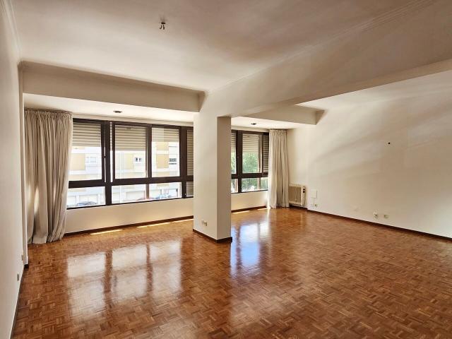 Apartamento alugar em Santiago Dos Velhos, Lisboa