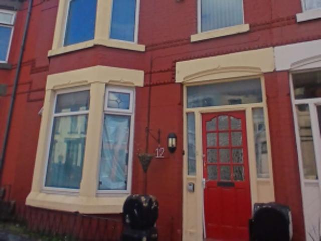 Room for rent in Stoneycroft, Calderstones