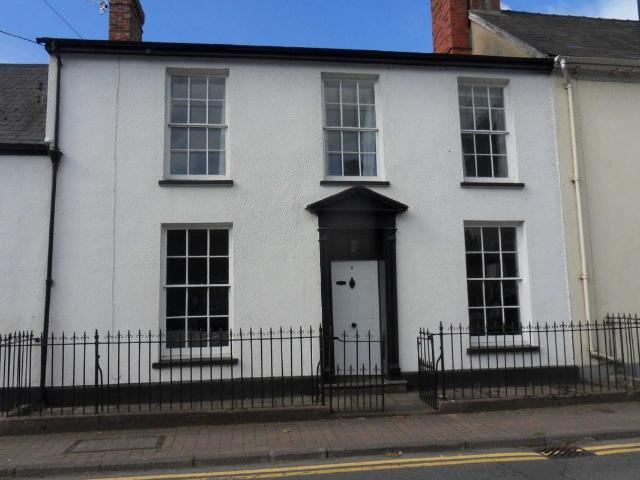 House for rent in Llanbadoc, Wales
