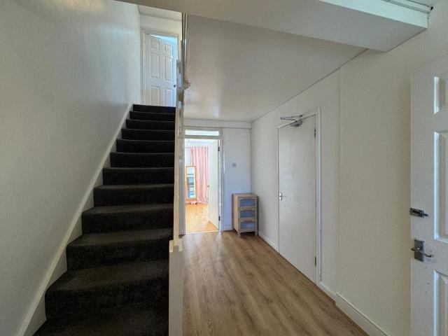 Apartment for rent in Mile End, Greater London
