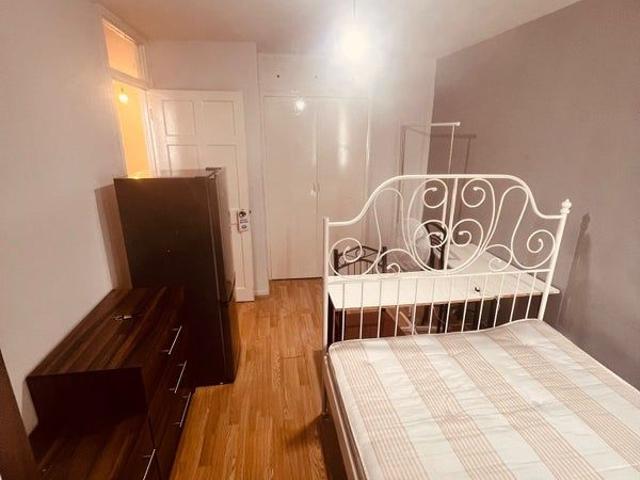 Room for rent in Mile End, Greater London