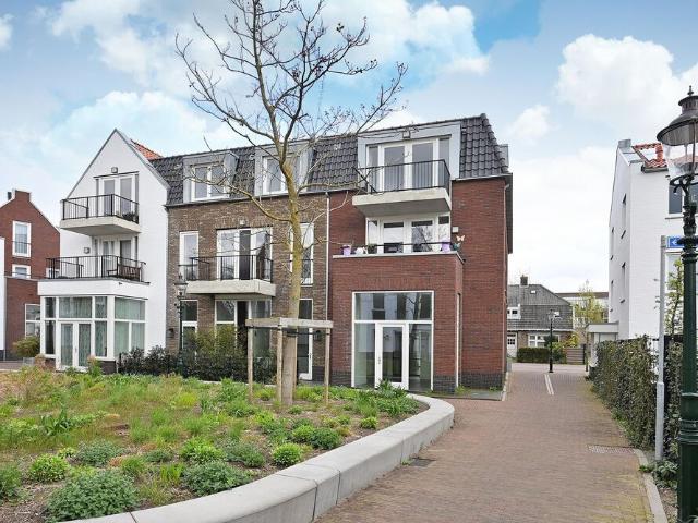Appartement te huur in Huizen, Noord Holland