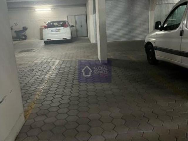 Garagem alugar em Portimão