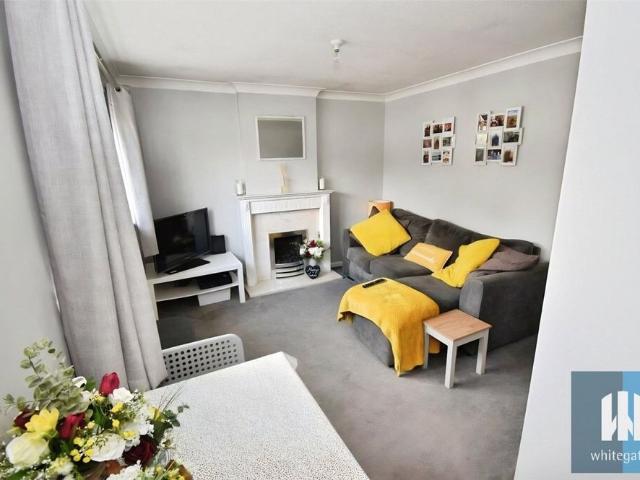Room for rent in Lindley, West Yorkshire