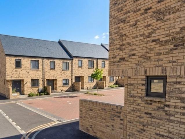 Apartment for rent in Red Hill, Surrey