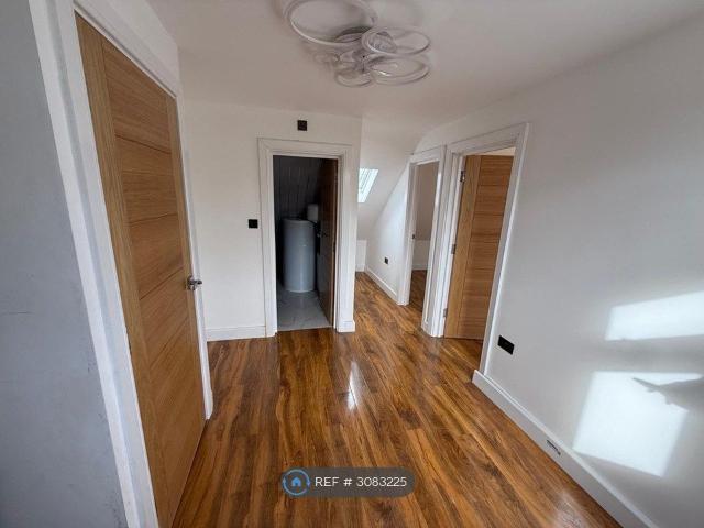 House for rent in London Borough of Barking and Dagenham, Greater London