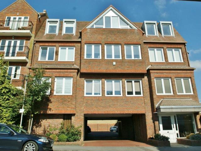 Studio for rent in Gerrards Cross, Denham