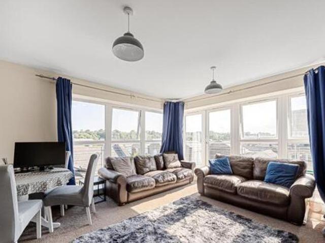 House for sale in Swanscombe and Greenhithe, Monks Orchard