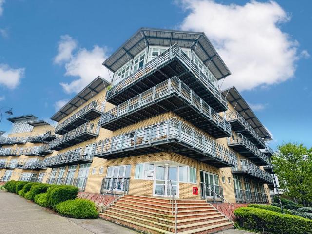 Apartment for rent in Swanscombe and Greenhithe, Monks Orchard
