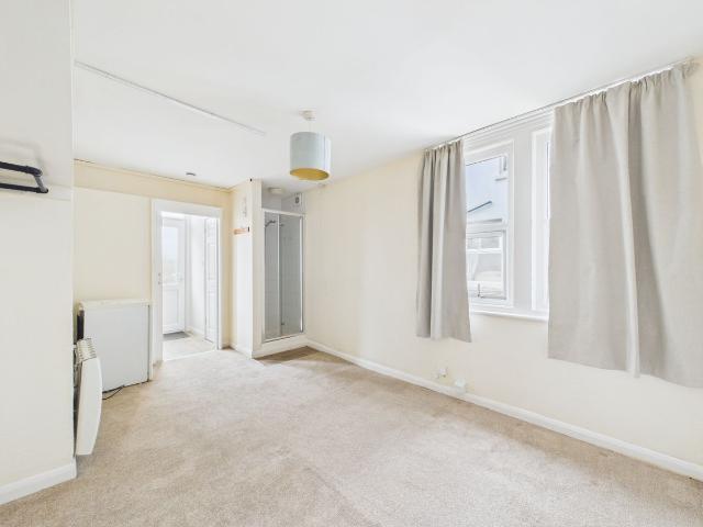 Studio for rent in Aldrington