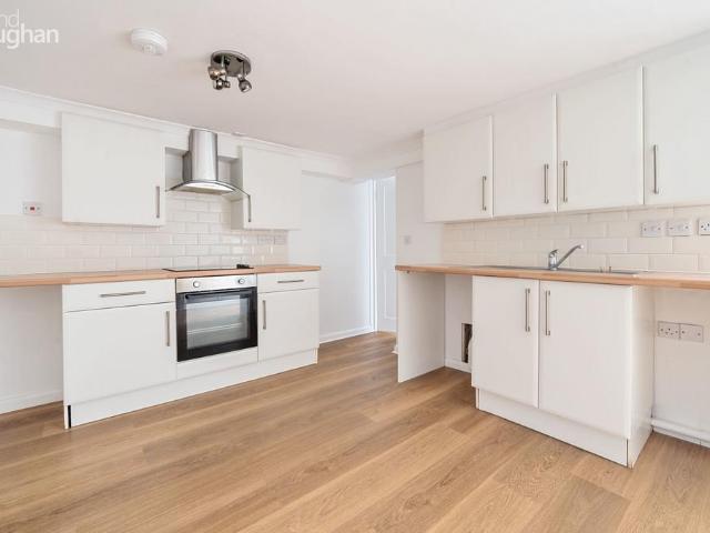 House for rent in Aldrington