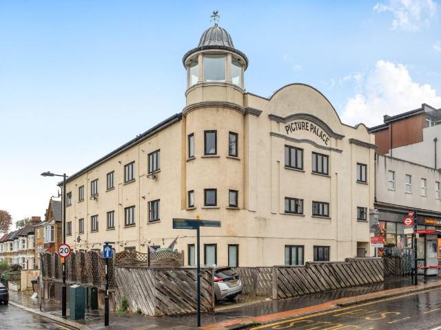Apartment for rent in London Borough of Croydon, Greater London