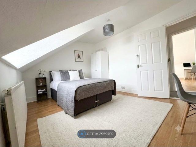 Room for rent in London Borough of Croydon, South Norwood