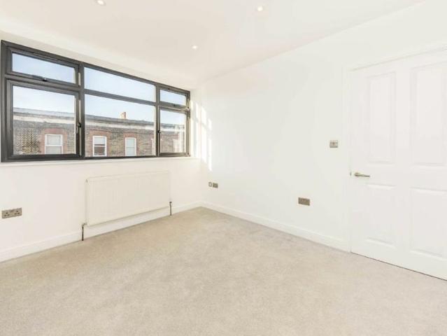 Apartment for rent in London Borough of Croydon, Isle Of Man