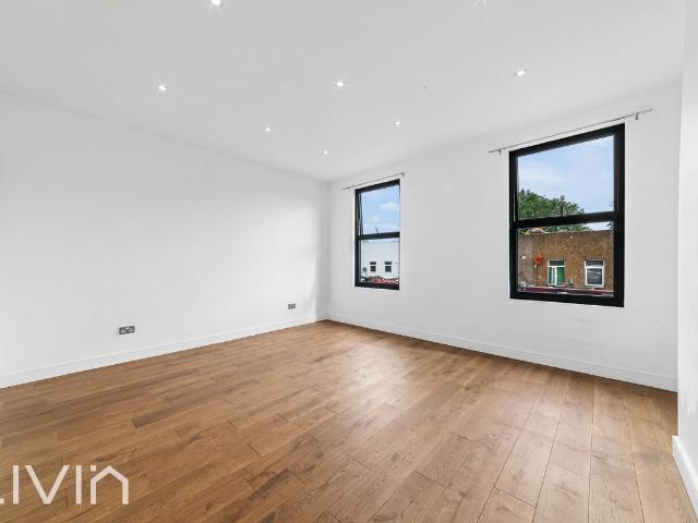 Studio for rent in London Borough of Croydon, South Norwood